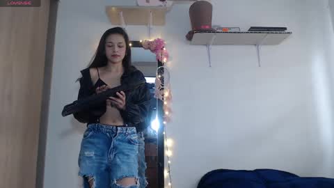 Emma online show from May 2, 7:06 pm