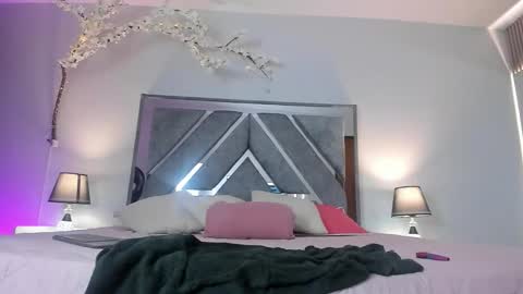 Jimena Adams online show from March 6, 7:42 pm