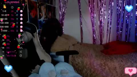 Snapshot of jinx_25 chatting on February 15, 12:15 am  Jinx  online show from February 15, 12:15 am