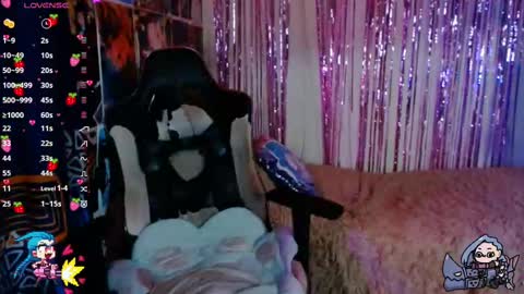 Snapshot of jinx_25 chatting on February 25, 11:04 pm  Jinx  online show from February 25, 11:04 pm