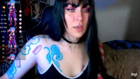 Snapshot of jinx_25 chatting on December 12, 1:10 am  Jinx  online show from December 12, 1:10 am