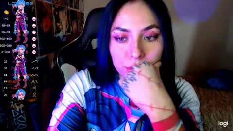 Snapshot of jinx_25 chatting on December 15, 4:40 am  Jinx  online show from December 15, 4:40 am