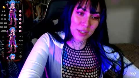 Snapshot of jinx_25 chatting on December 28, 11:37 pm  Jinx  online show from December 28, 11:37 pm