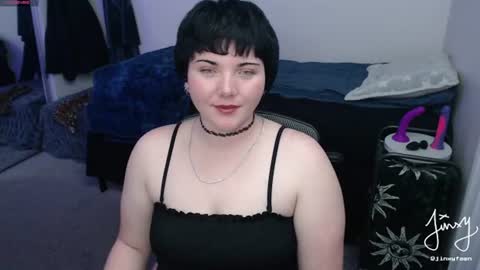 jinxyfawn online show from June 14, 5:19 am