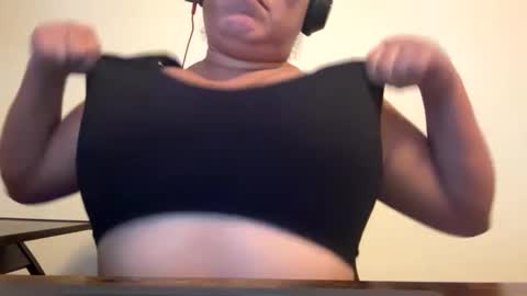 Snapshot of jiselledd chatting on September 24, 5:12 pm jiselledd online show from September 24, 5:12 pm