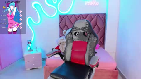 kim online show from December 1, 12:41 pm