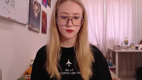 Snapshot of joan_kiss chatting on October 20, 9:34 am joan_kiss online show from October 20, 9:34 am
