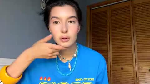 joanaphippin online show from June 18, 8:16 am