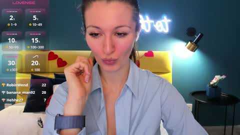 Joan online show from March 1, 1:38 am