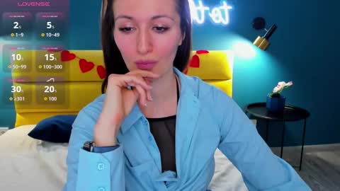 Joan online show from February 10, 1:52 am