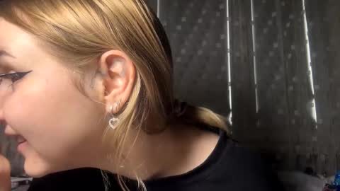 Aurora online show from March 8, 8:18 am