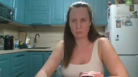 you can call me my Queen online show from May 15, 10:45 pm