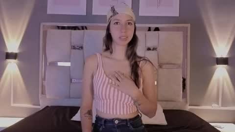 jolie_lov online show from November 14, 2:28 pm