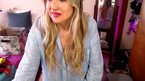 Jolie Mature online show from December 13, 9:21 pm