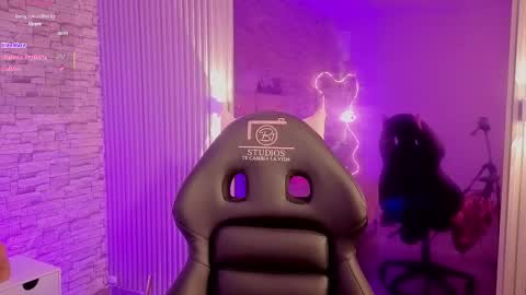 Joselyn  online show from February 8, 1:59 pm