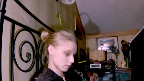 joy_keys online show from January 18, 3:49 pm