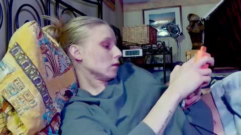 joy_keys online show from January 25, 6:32 pm