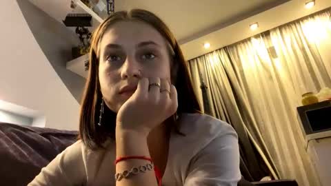 Lola online show from November 10, 6:14 pm