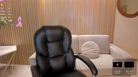 Juanita Clay online show from December 4, 12:18 pm