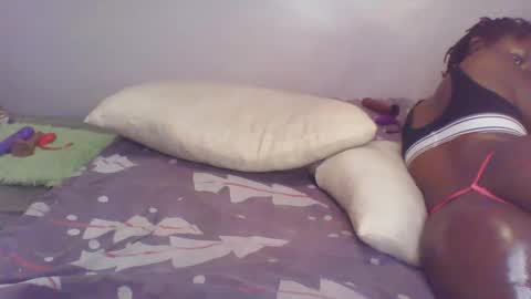 Snapshot of juicy_assgamma chatting on September 30, 2:39 am juicyass online show from September 30, 2:39 am