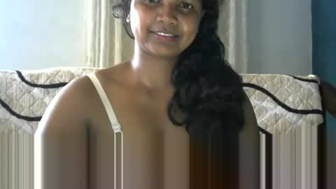 stellah online show from February 4, 12:30 pm