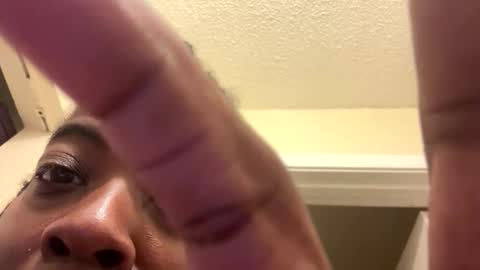 juicybooty863 online show from May 19, 12:23 pm