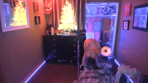 Snapshot of juicyjayxxx69 chatting on December 25, 2:25 am juicyjayxxx69 online show from December 25, 2:25 am