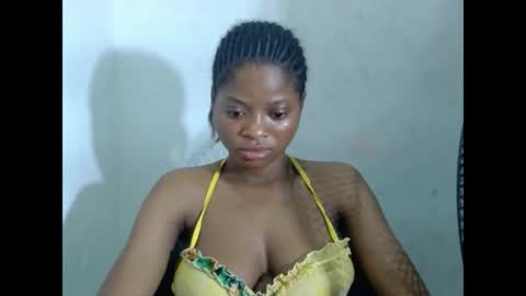 juicynpinkx online show from April 30, 6:57 pm