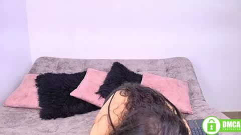 Jules and Gia online show from August 7, 5:20 pm