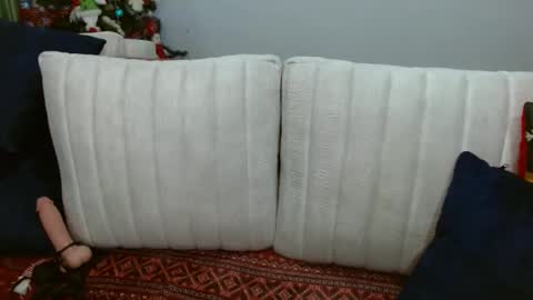 Snapshot of juli_love11 chatting on December 13, 10:45 pm JULIETA online show from December 13, 10:45 pm