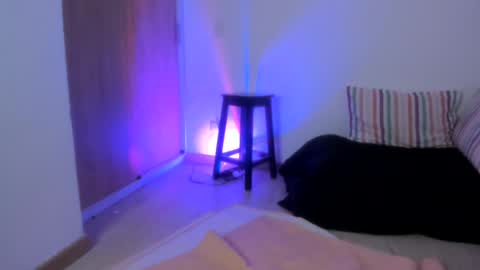 juli_santos_22 online show from July 3, 3:23 am