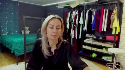 julia__cherry_ online show from January 11, 4:12 pm