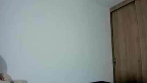 julia_strauns online show from September 24, 4:55 am