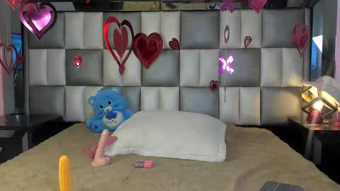 Snapshot of juliana_js_ chatting on February 11, 8:52 pm juliana_js_ online show from February 11, 8:52 pm