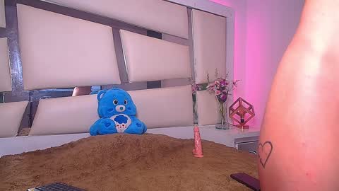 Snapshot of juliana_js_ chatting on December 21, 8:54 pm juliana_js_ online show from December 21, 8:54 pm