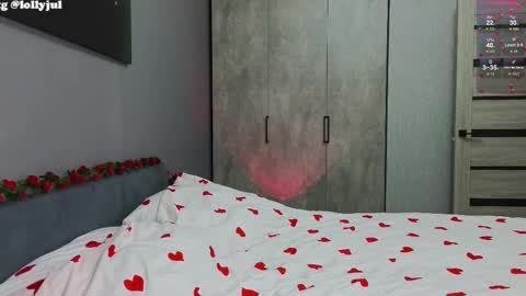 julidropp online show from February 23, 5:45 pm