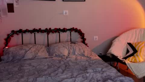 julidropp online show from May 7, 10:46 pm