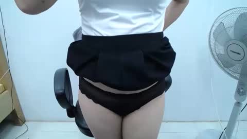 julie9x online show from June 5, 8:37 pm