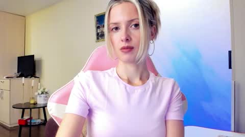 Julie online show from October 24, 4:36 pm