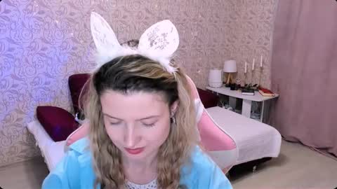 Snapshot of julie_flores chatting on December 21, 3:53 pm Julie online show from December 21, 3:53 pm