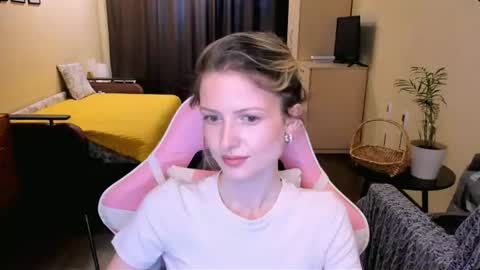Julie online show from June 27, 3:29 pm