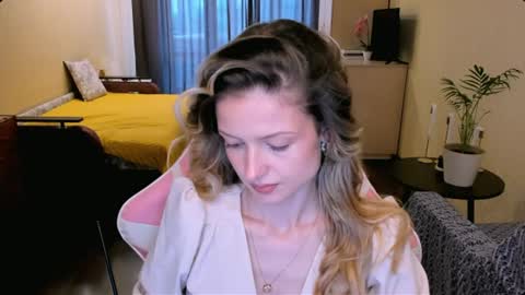 Julie online show from July 7, 5:21 am