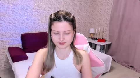 Snapshot of julie_flores chatting on December 26, 4:25 pm Julie online show from December 26, 4:25 pm