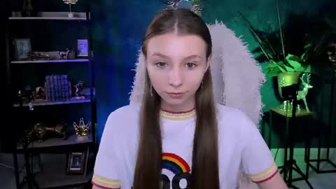 juliedaniel online show from June 15, 4:23 am