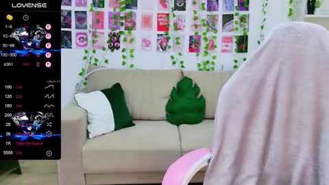 juliehill online show from March 12, 8:17 am