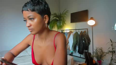 Juli online show from October 1, 8:47 pm