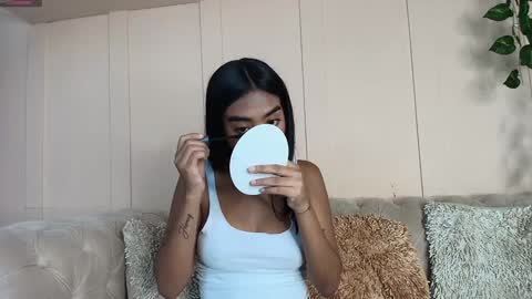 Snapshot of julieta_aguilar chatting on January 14, 12:35 pm Juli online show from January 14, 12:35 pm