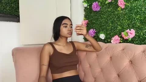 Snapshot of julieta_aguilar chatting on September 12, 7:21 pm Juli online show from September 12, 7:21 pm