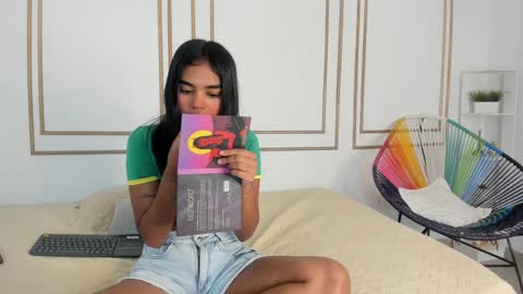 Snapshot of julieta_aguilar chatting on December 28, 7:22 pm Juli online show from December 28, 7:22 pm