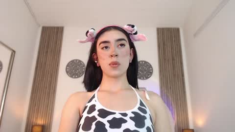 Snapshot of julieta_de_los_angeles chatting on December 30, 8:25 pm Julieta online show from December 30, 8:25 pm